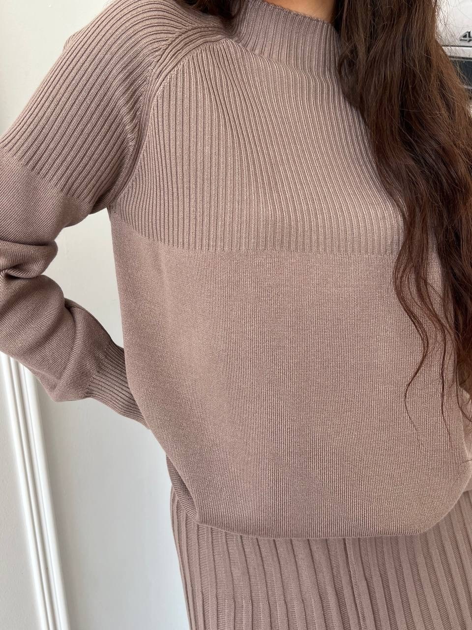 трикотажные костюмы,костюм с юбкой плиссе,трикотажные костюмы женские с юбкой,юбка плиссе,костюм вязаный с юбкой