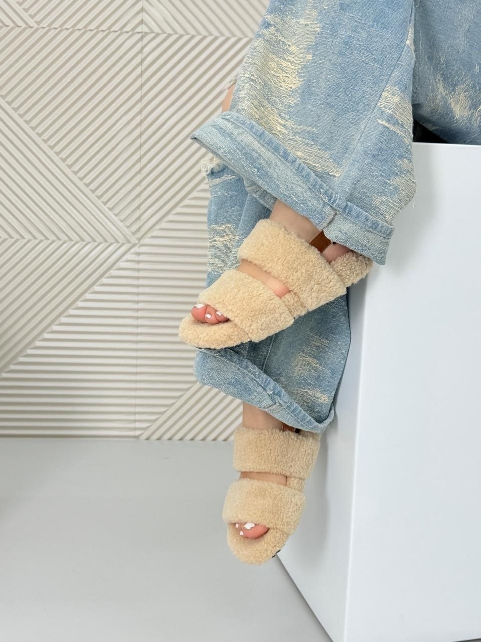 ,тапочки модные,меховые тапочки,домашние тапочки,тапочки меховые домашние