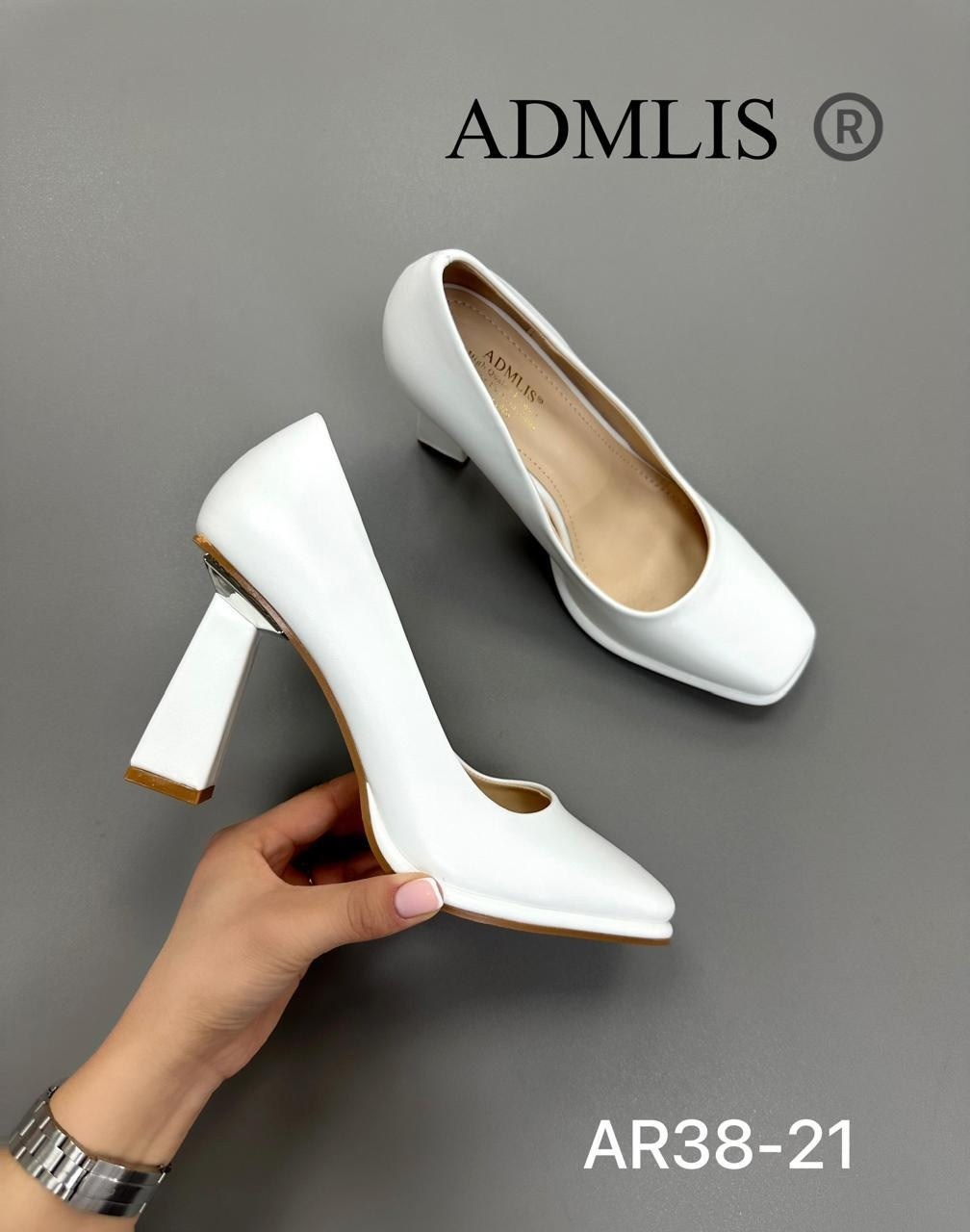 ,каблуки туфли,туфли женские,черные туфли,туфли лодочка