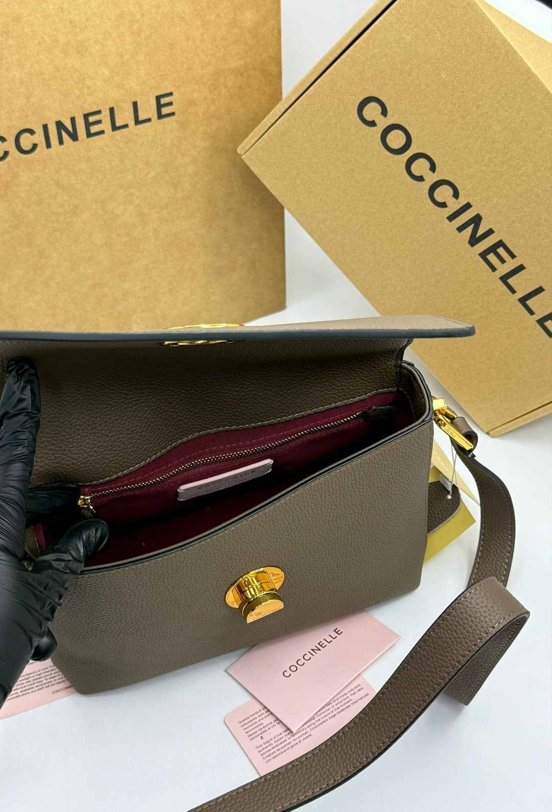 сумка coccinelle,женская сумка coccinelle,coccinelle сумка на плечо,кожаная сумка coccinelle,сумки коричневый