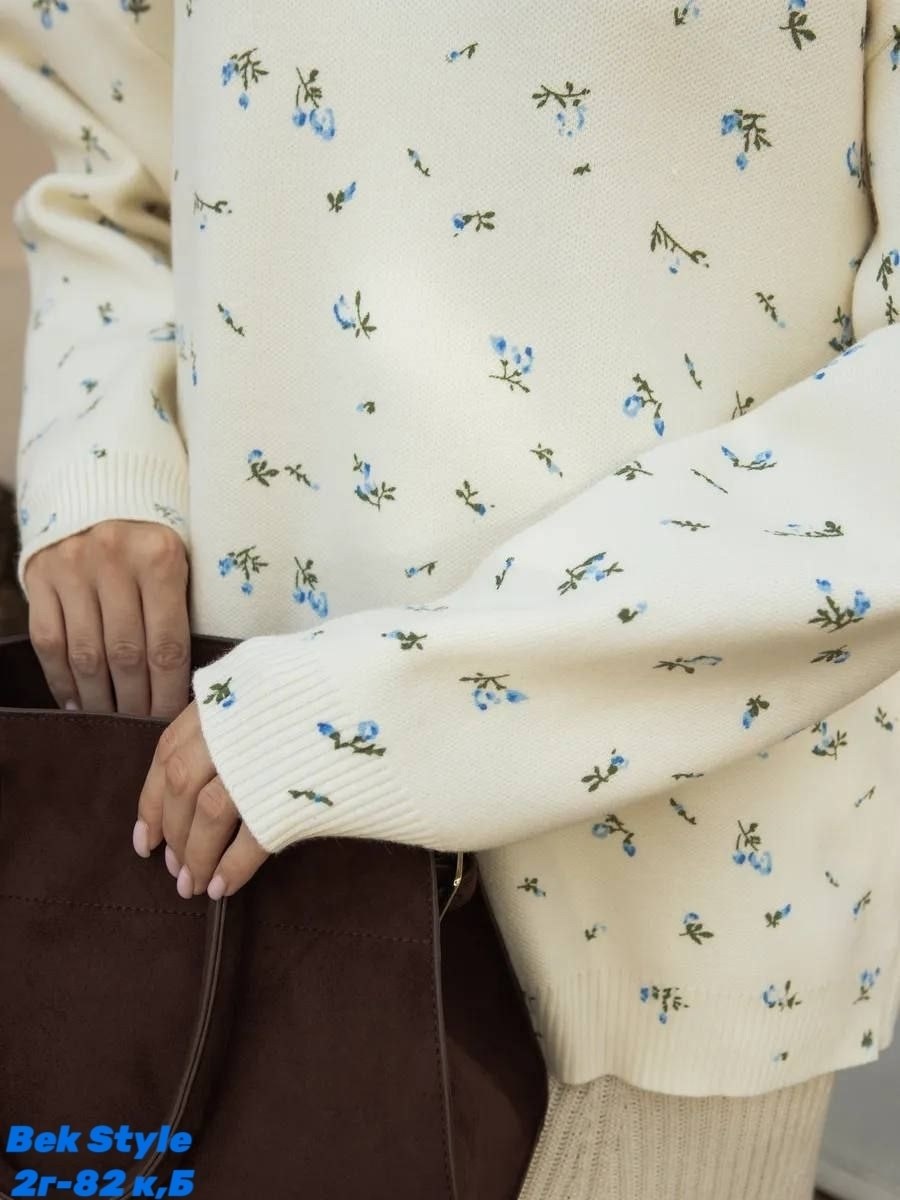 свитер с цветочной вышивкой,свитер с вышивкой,свитер,трикотажный свитер,джемпер с цветочками