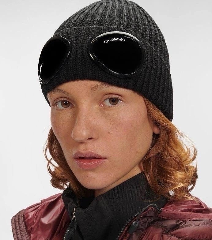 шапка сипи компани,шапка c p company,шапка сипи компани с линзами,шапка с очками