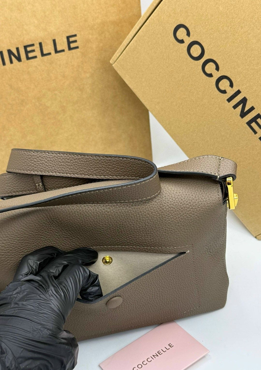 сумка coccinelle,женская сумка coccinelle,coccinelle сумка на плечо,кожаная сумка coccinelle,сумки коричневый