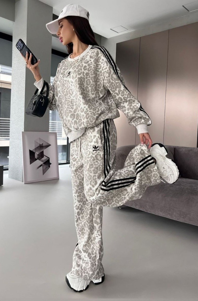 спортивные костюмы женские,стильные костюмы,костюмы женские,спортивные костюмы,леопардовые костюмы