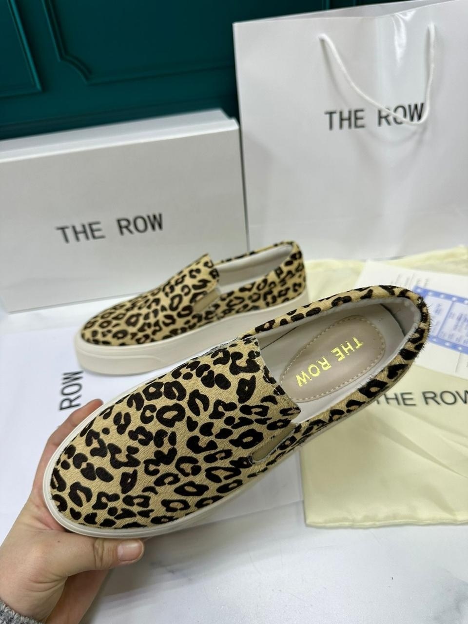 слипоны женские,,лоферы леопардовые женские,слипоны из натуральной замши the row,эконика леопардовые ботинки
