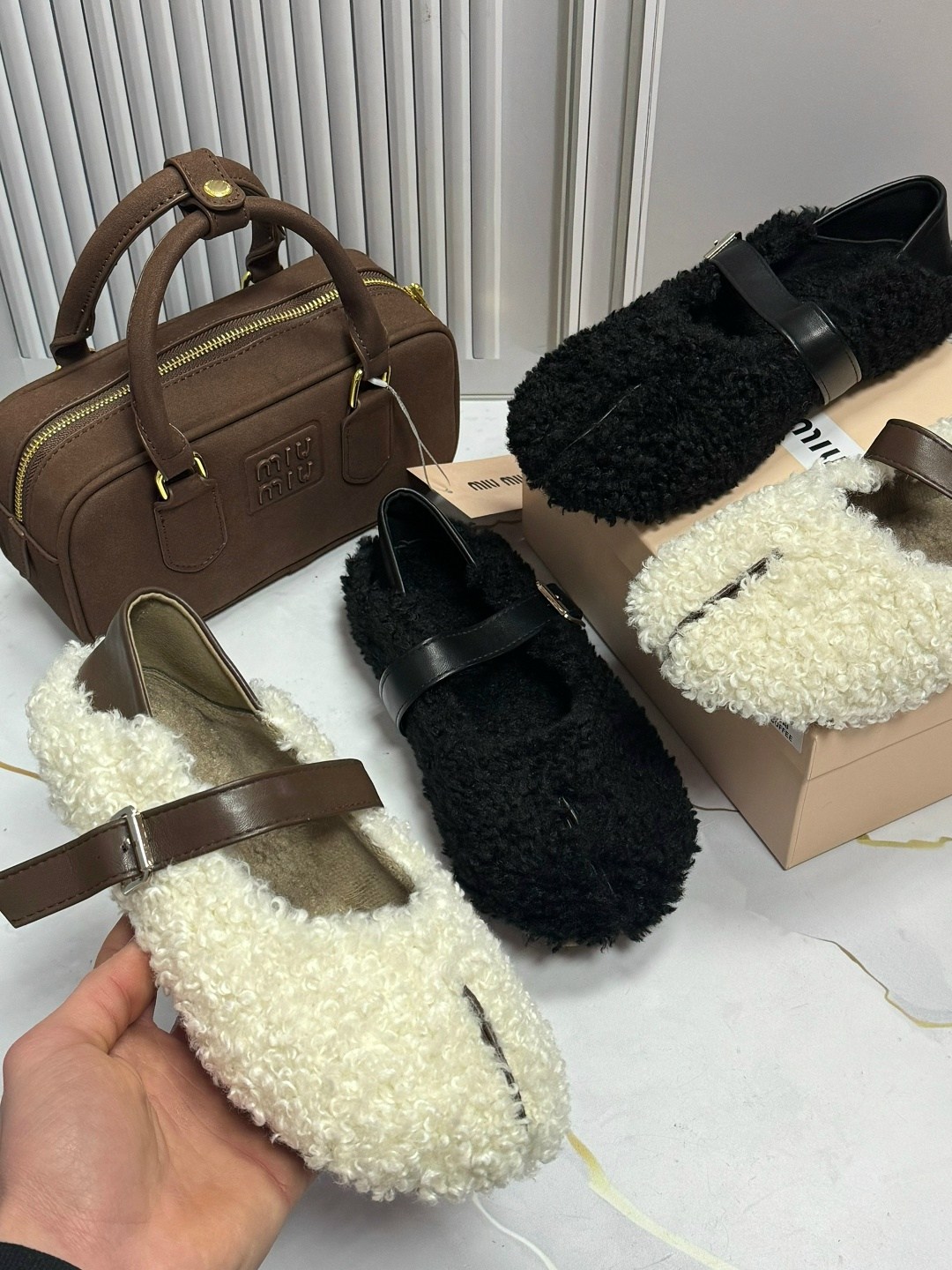 , женская,лоферы на меху,тапочки модные,меховые лоферы