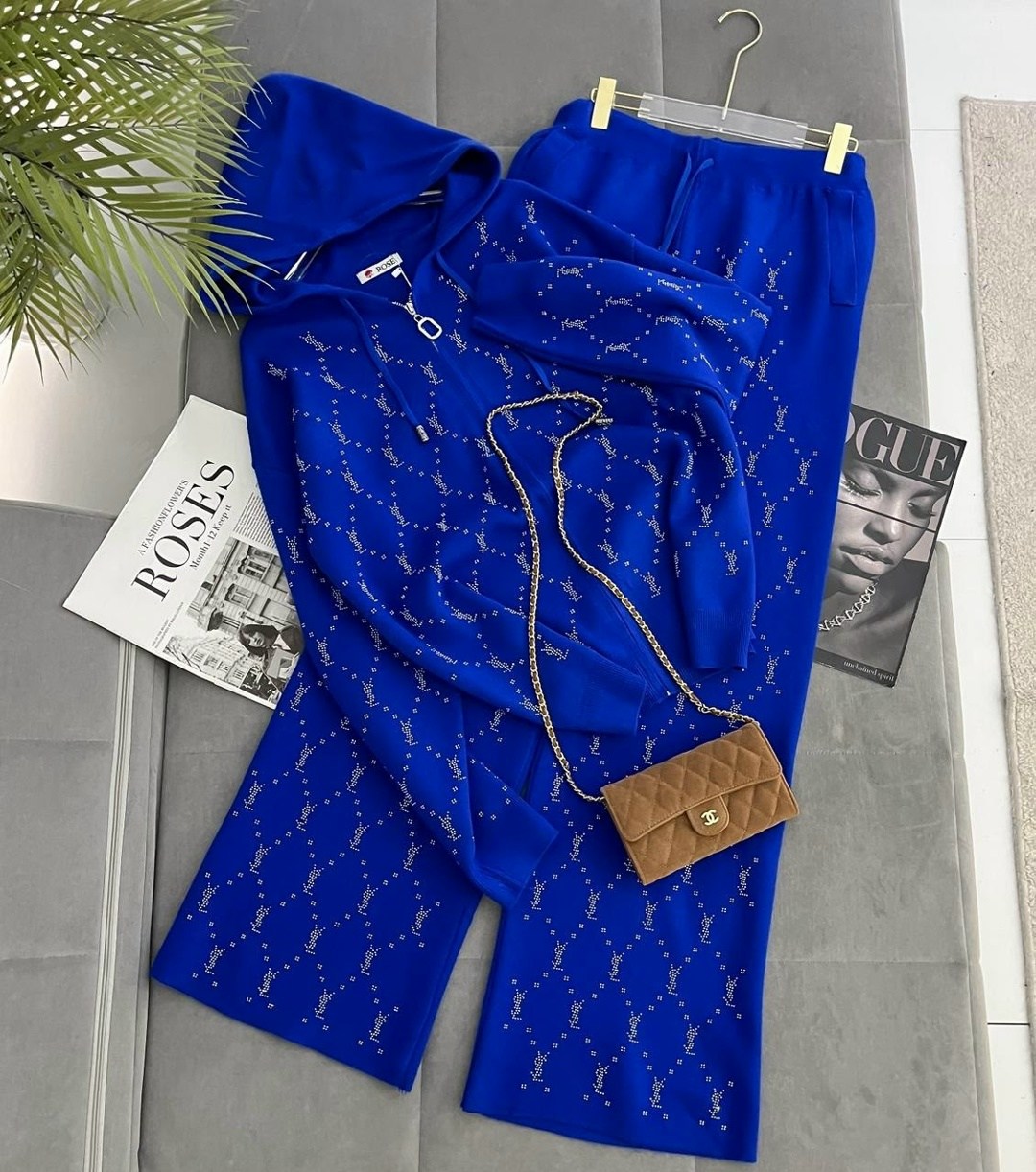 трикотажные костюмы,женские спортивные костюмы,костюмы комплекты,костюмы двойки,костюм со стразами