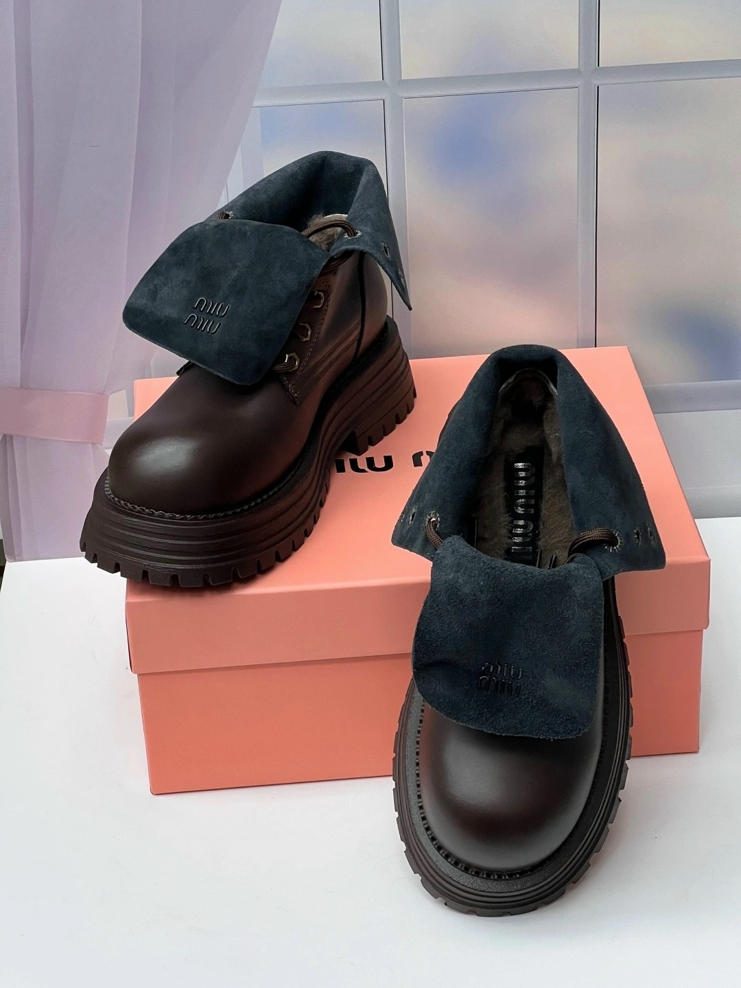 ,ботинки miu miu,ботинки для женщин,демисезонные ботинки,ботинка