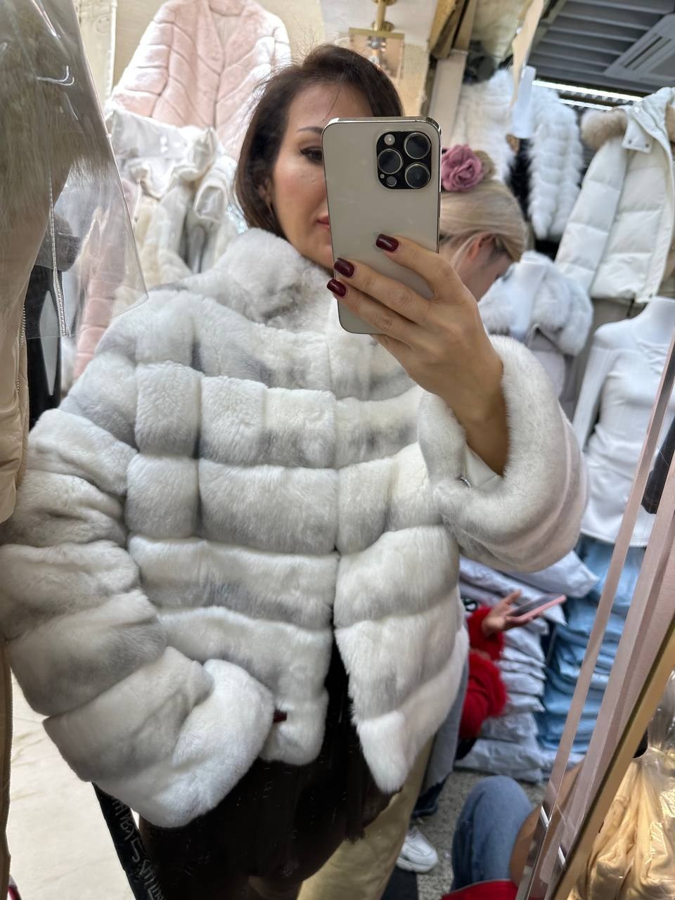 женская шуба из натурального меха кролика рекс,шуба из кроличьего меха,шубы из натурального меха,женская шуба из натурального кроличьего меха,белая шуба