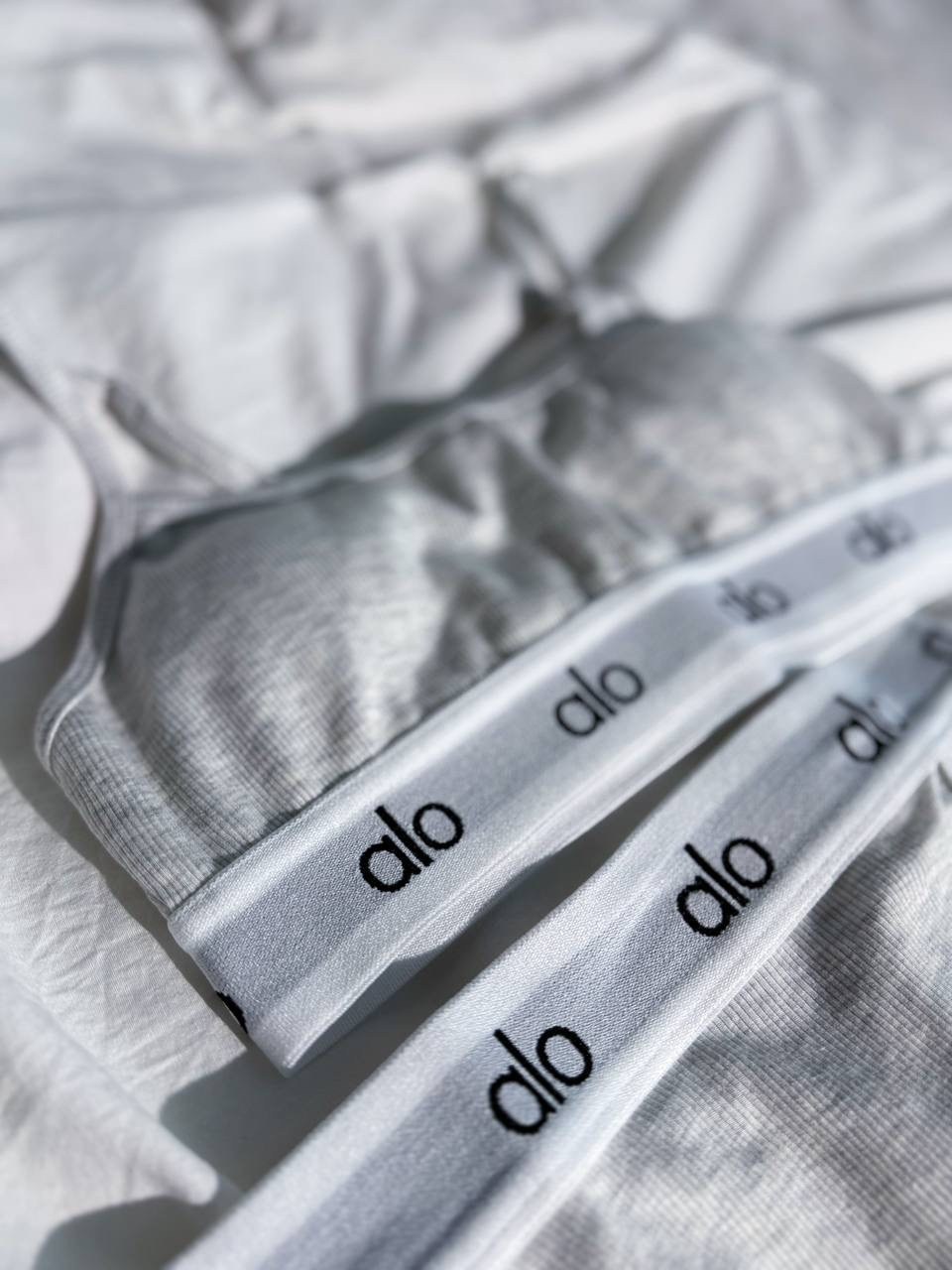 женский комплект нижнего белье,нижнее белье женский,женские комплекты белья,спортивное женское белье,комплект нижнего белья кельвин кляйн