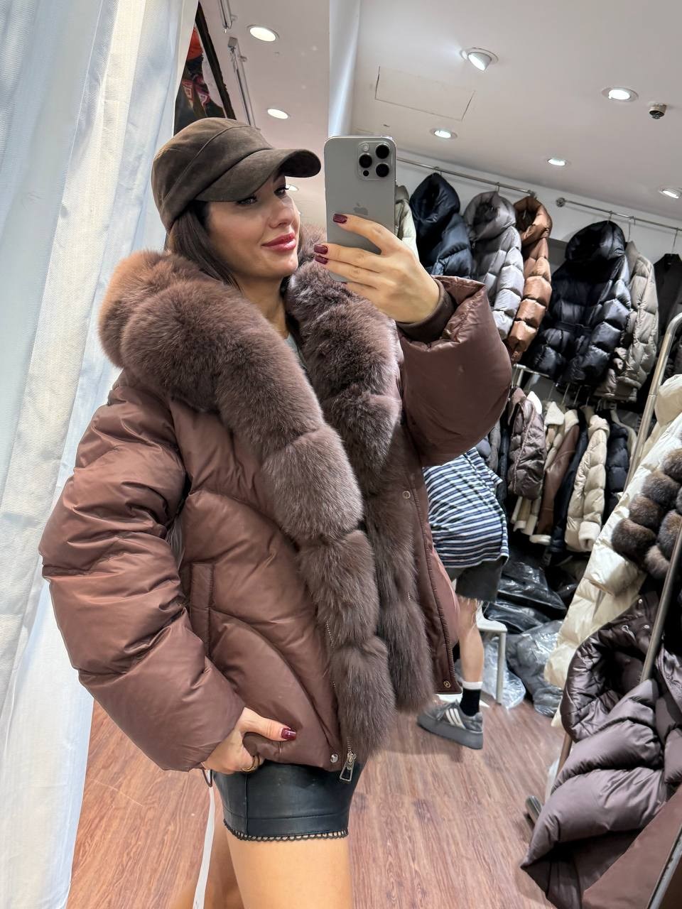 пуховики с натуральным мехом,пуховики с мехом,куртка пуховик с натуральным мехом,короткий пуховик,короткий пуховик женский