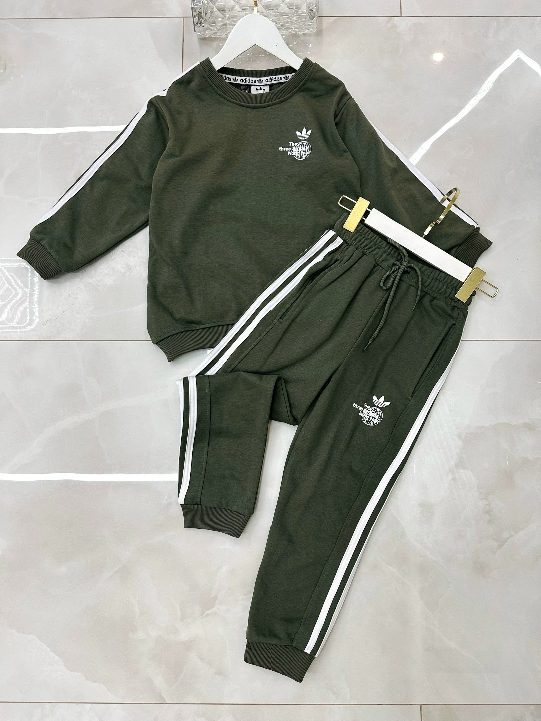 костюм стильный,спортивные костюм,детские костюмы,спортивные костюмы адидас