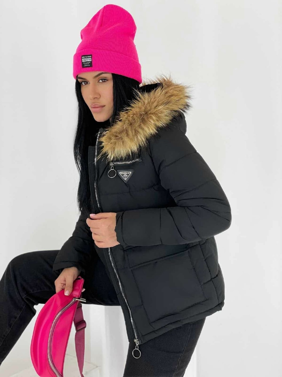 стильная зимняя куртка,куртка женская,зимние куртки,куртка зимняя женская,куртка с меховым капюшоном