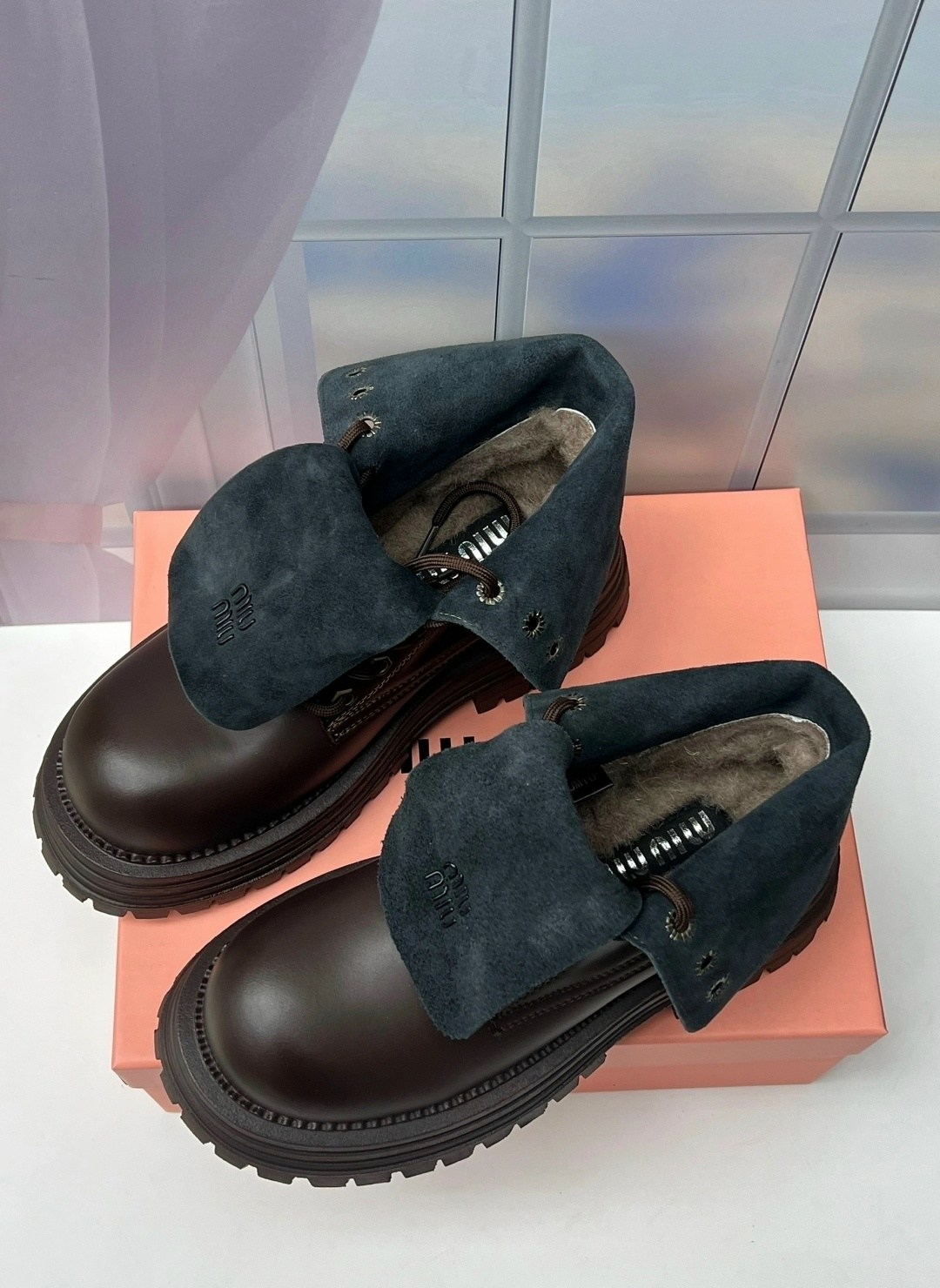 ,ботинки miu miu,ботинки для женщин,демисезонные ботинки,ботинка