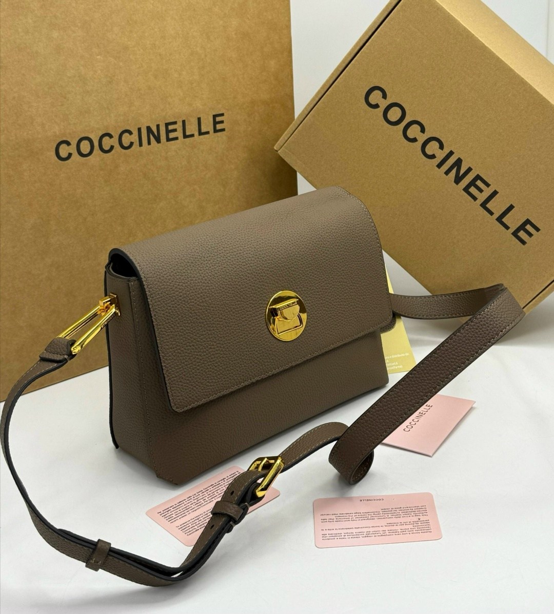 сумка coccinelle,женская сумка coccinelle,coccinelle сумка на плечо,кожаная сумка coccinelle,сумки коричневый