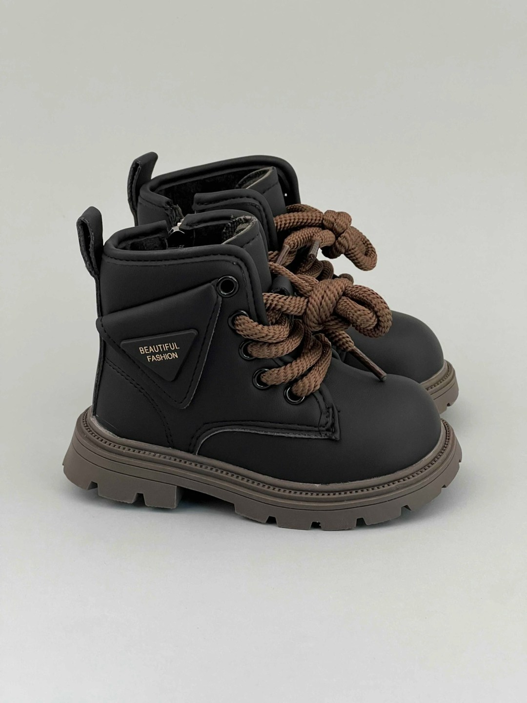 детские ботинки,,стильные ботинки,детская ,ботинка