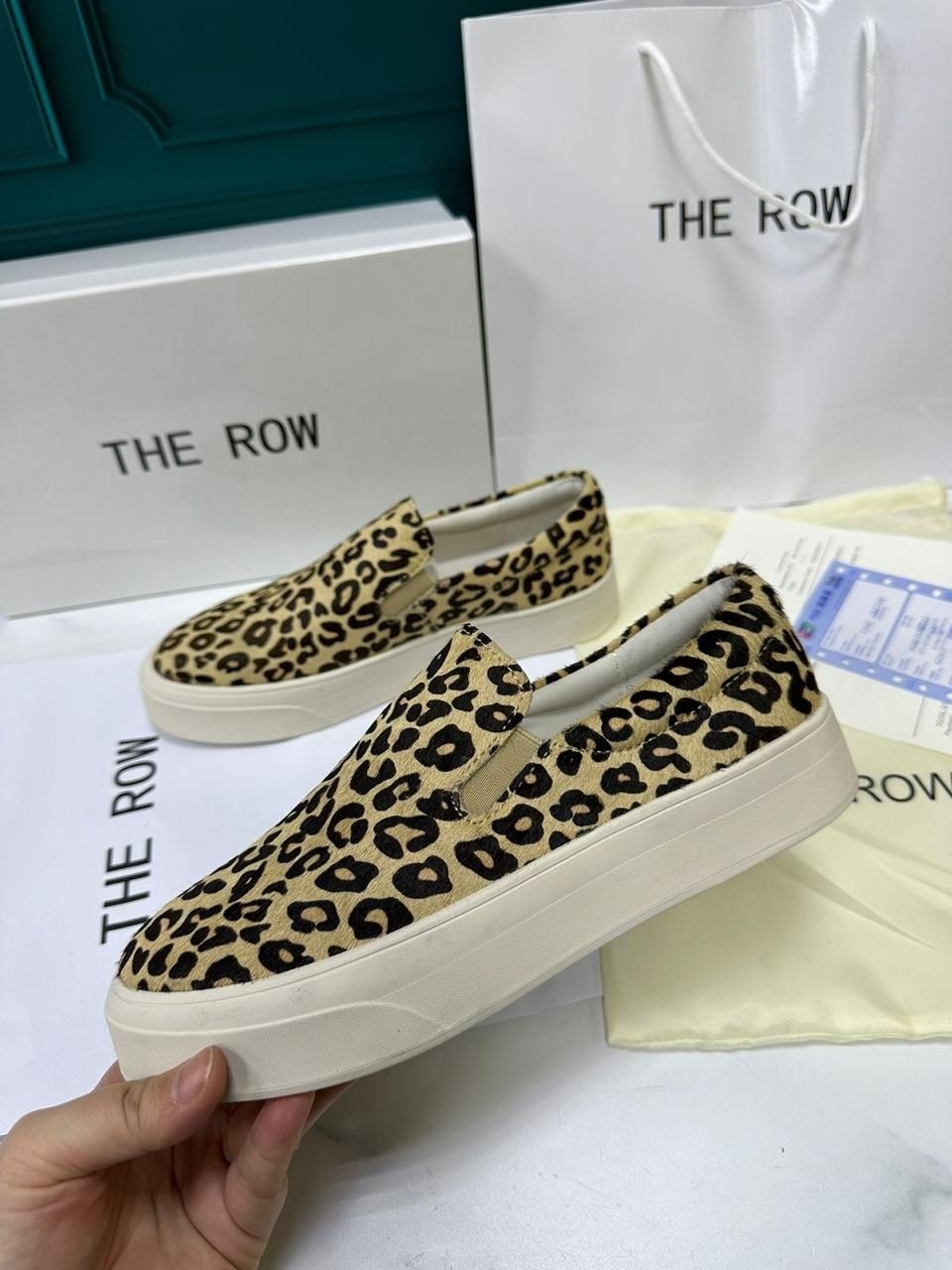 слипоны женские,,лоферы леопардовые женские,слипоны из натуральной замши the row,эконика леопардовые ботинки