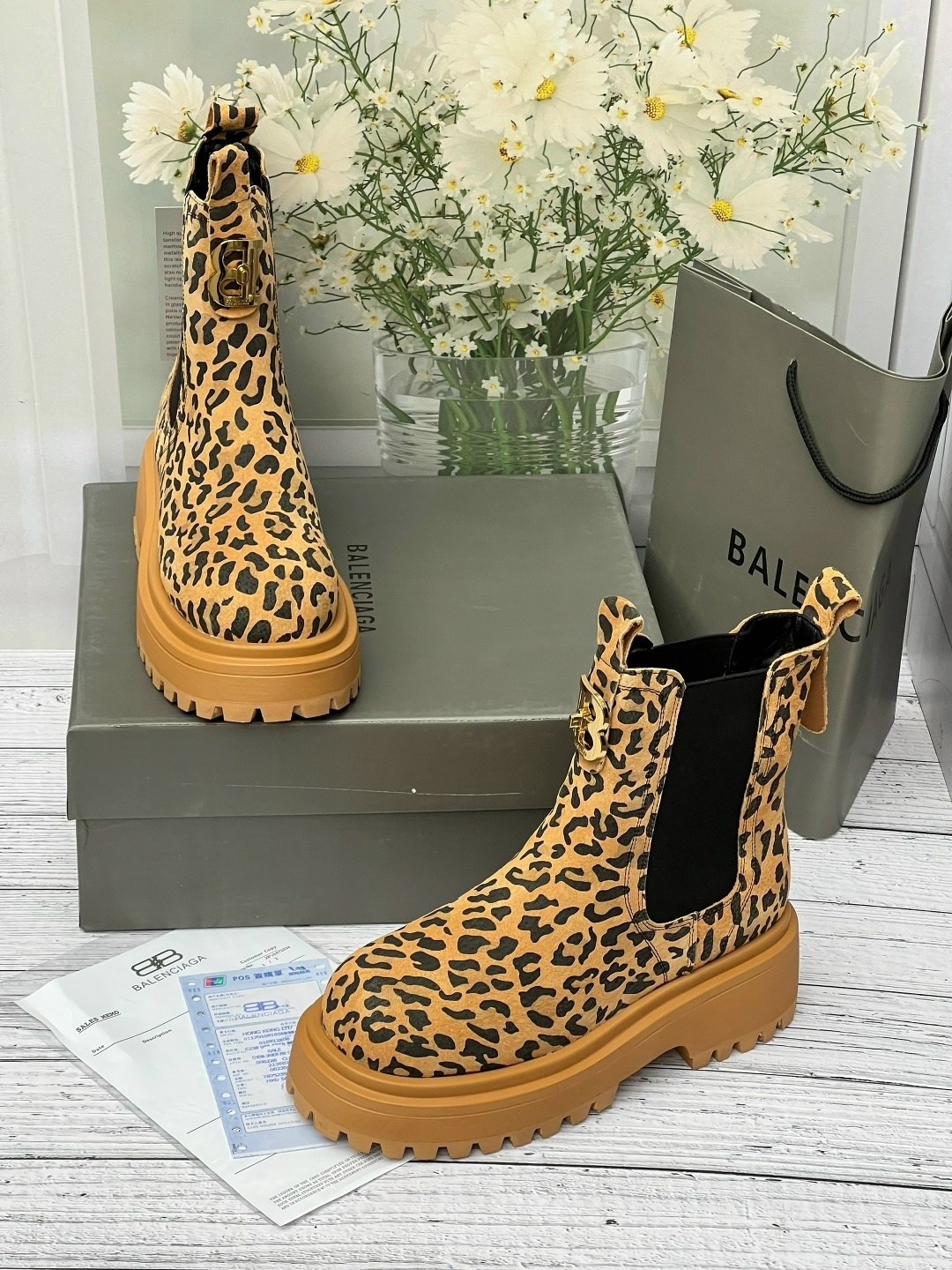 ,женская ,ботинки женские,ботинки модные,модная