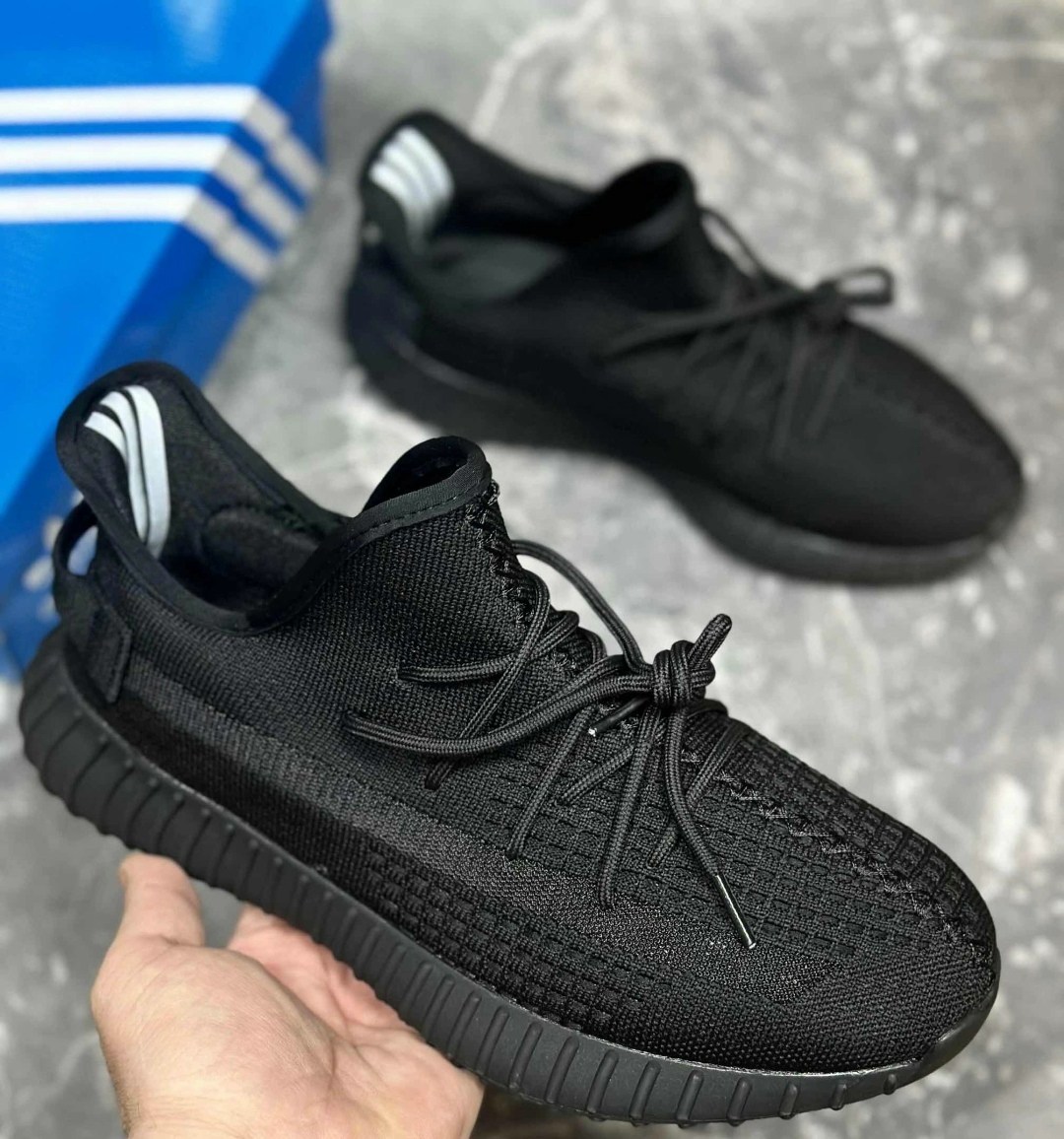 кроссовки адидас мужские изики,мужские кроссовки adidas yeezy boost 350,кроссовки для мужчин,мужские кроссовки,крутые кроссовки мужские