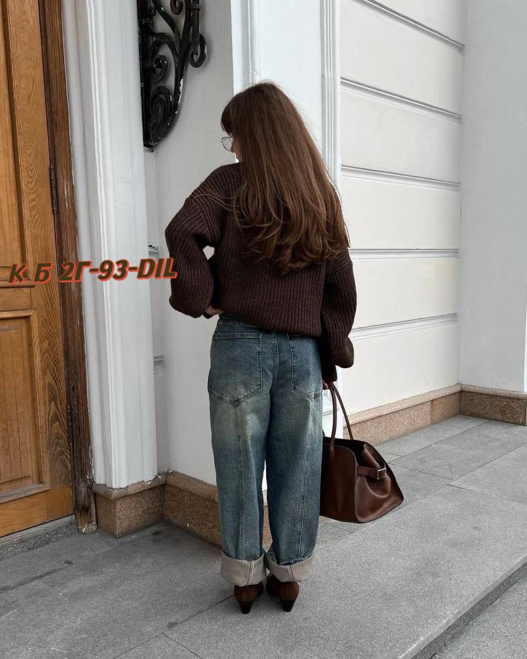 женский свитер оверсайз,свитер модный,коричневый свитер,образ со свитером,свитер осенний