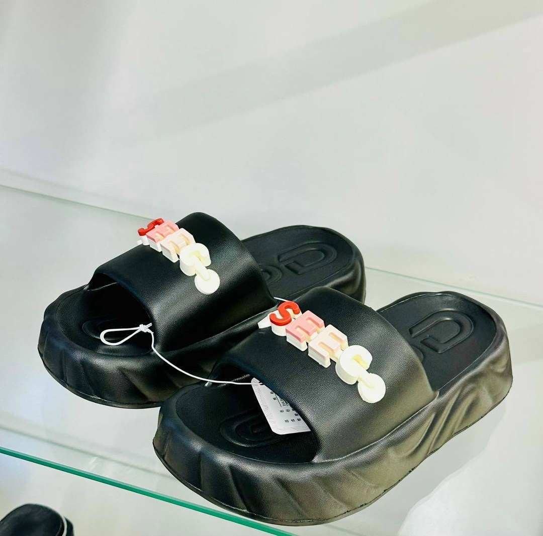 летние шлепанцы,женские тапки,,шлёпанцы женские,шлепанцы белые