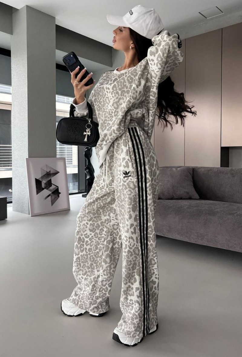 спортивные костюмы женские,стильные костюмы,костюмы женские,спортивные костюмы,леопардовые костюмы