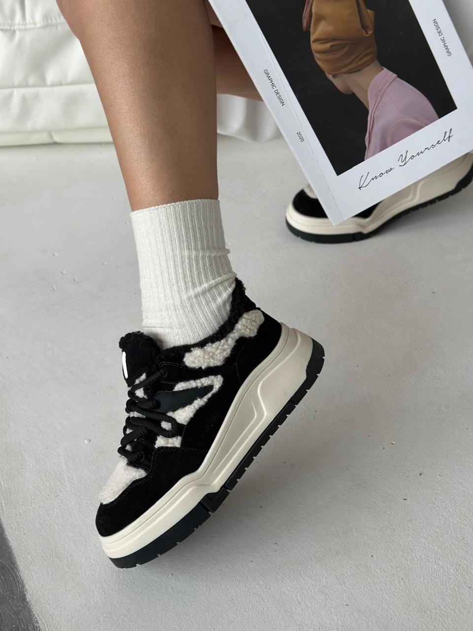 ,женские кроссовки,кроссовки черные,кроссовки стильные, женская