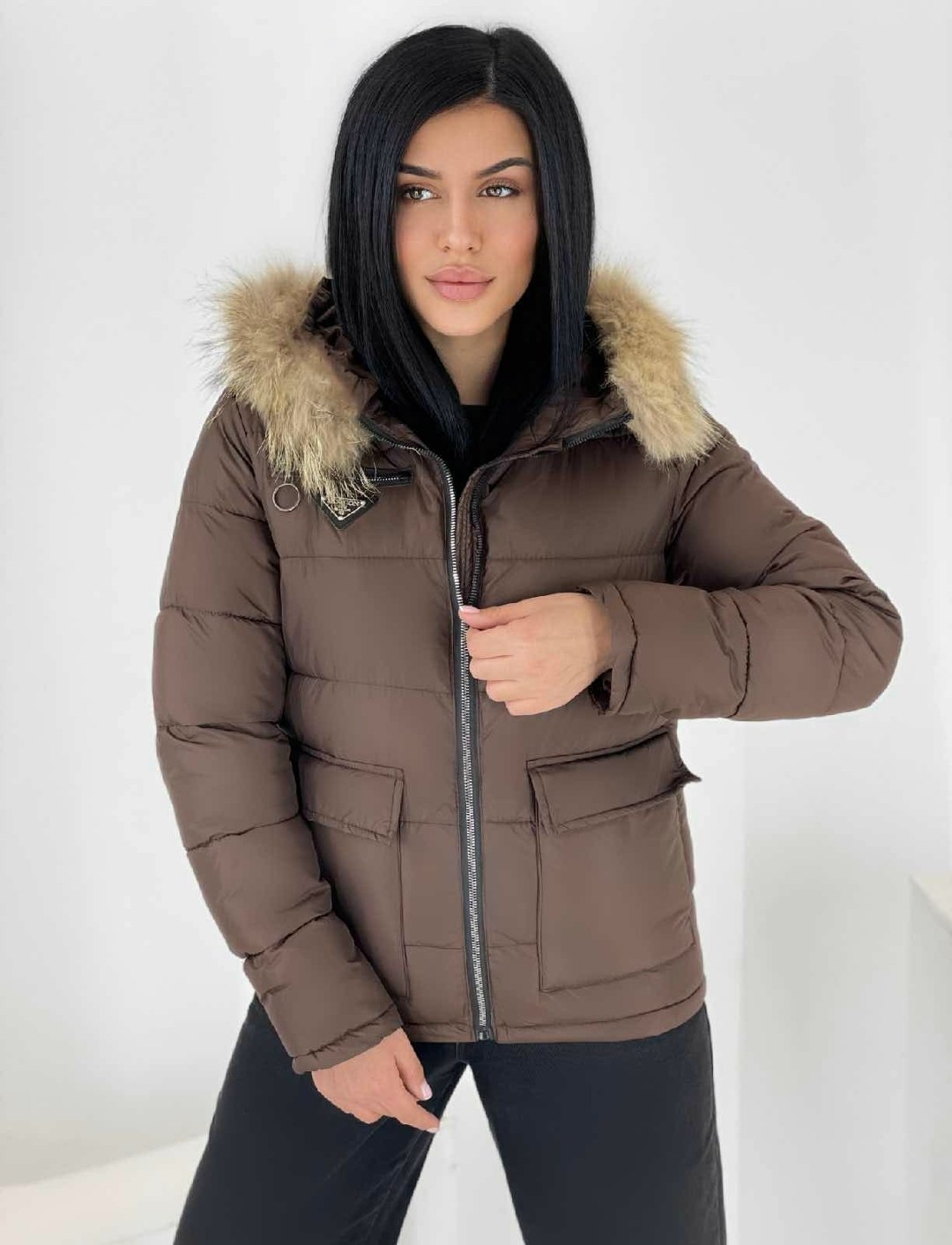 стильная зимняя куртка,куртка женская,зимние куртки,куртка зимняя женская,куртка с меховым капюшоном