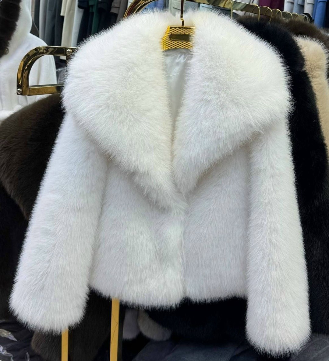 меховая куртка,шуба короткая,шуба из натурального меха,шуба женская,женская шуба из натурального лисьего меха