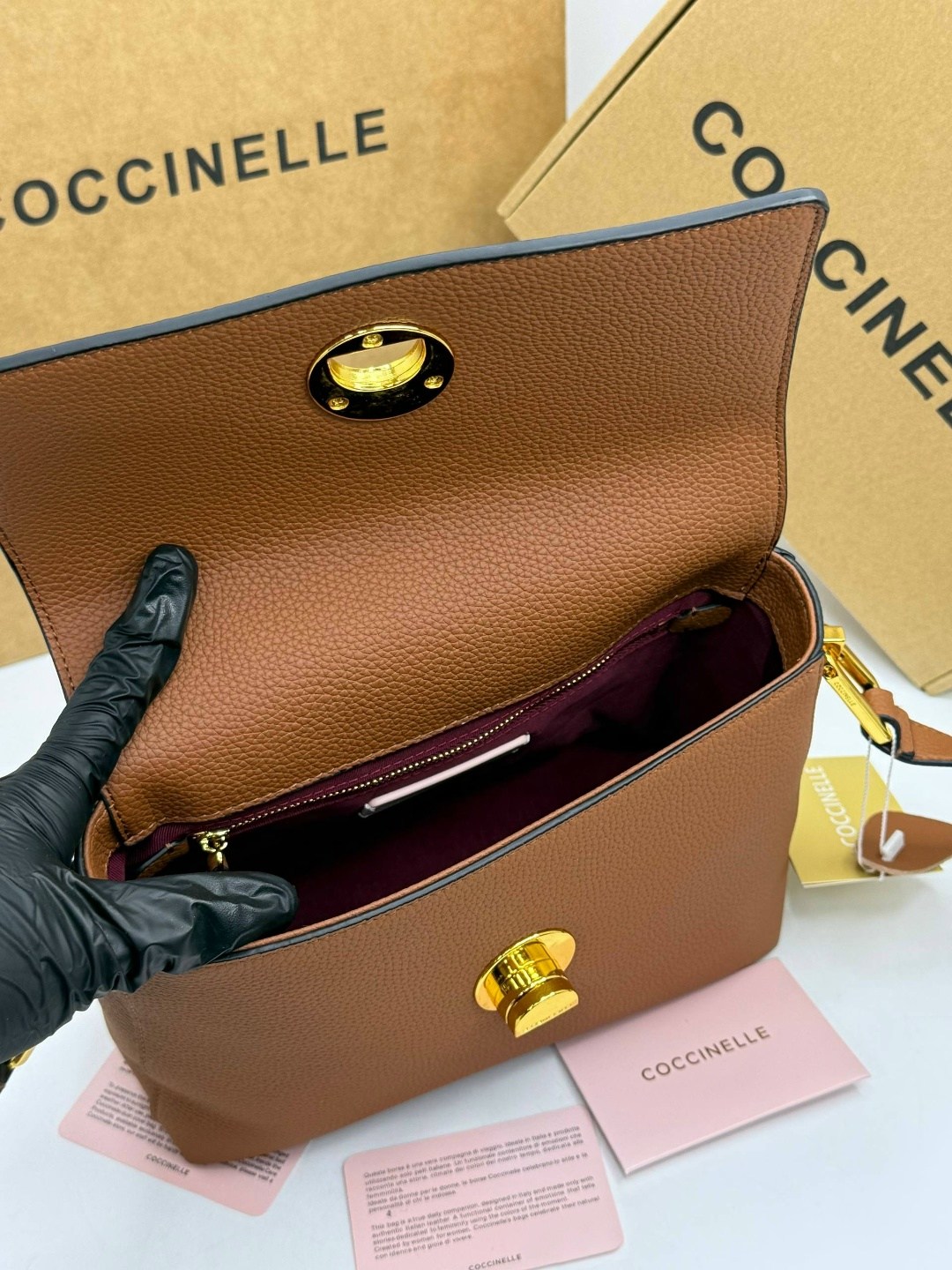 coccinelle сумка,женская сумка coccinelle,кожаная сумка coccinelle,coccinelle сумка на плечо,сумка coccinelle сумка