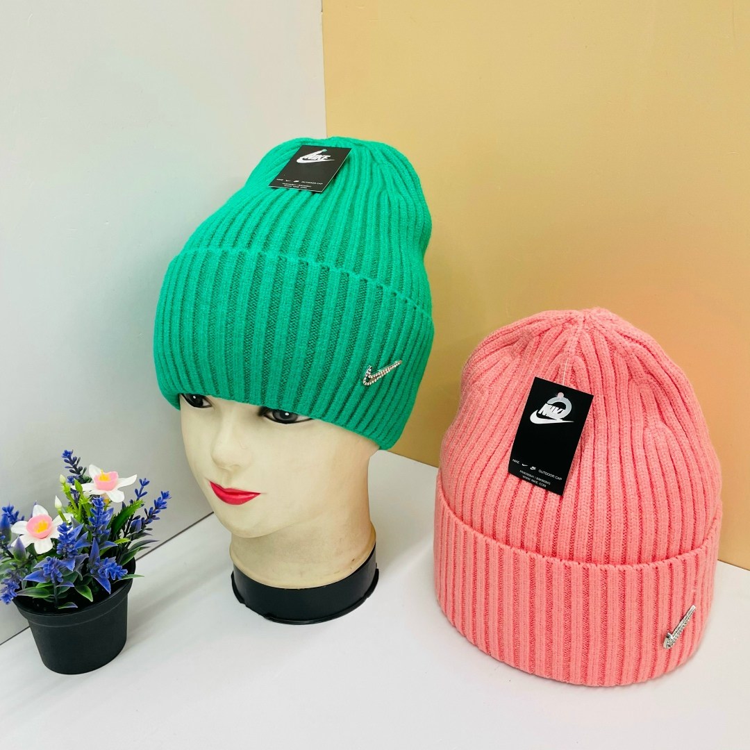 шапка женская,шапка для женщин,женская вязаная шапка,шапка женская зимняя теплая,шапка бини женская