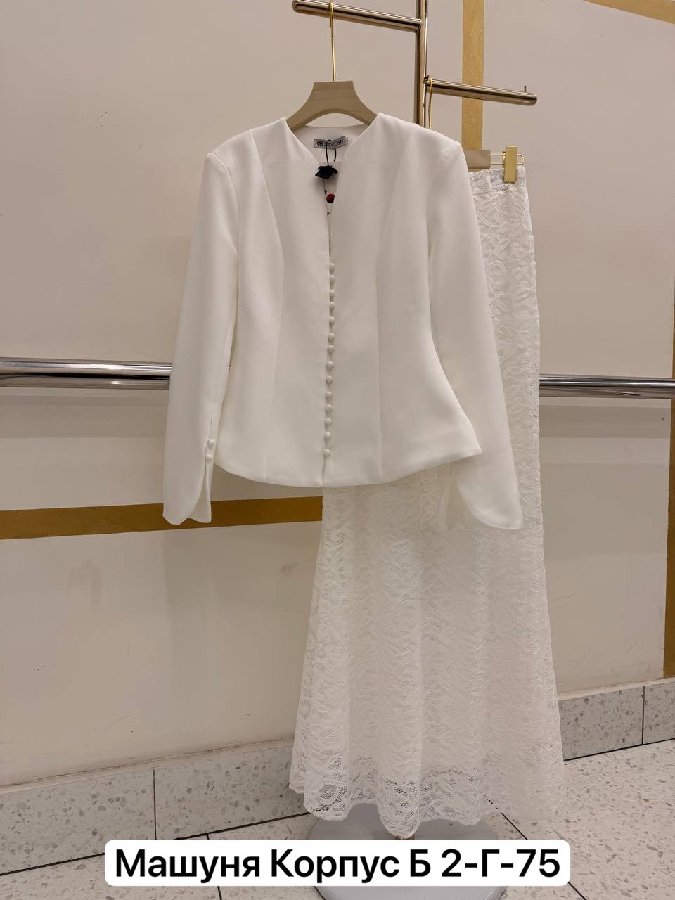 стильные костюмы,женские костюмы,костюм белый,белый женский костюм,жакет приталенный