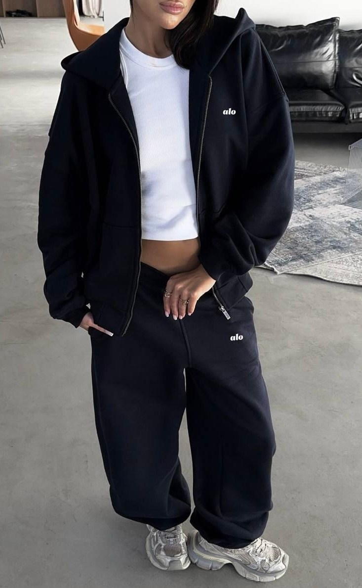 костюмы спортивные,костюм на флисе,костюмы комплекты,костюм со штанами,костюмы спортивные женские