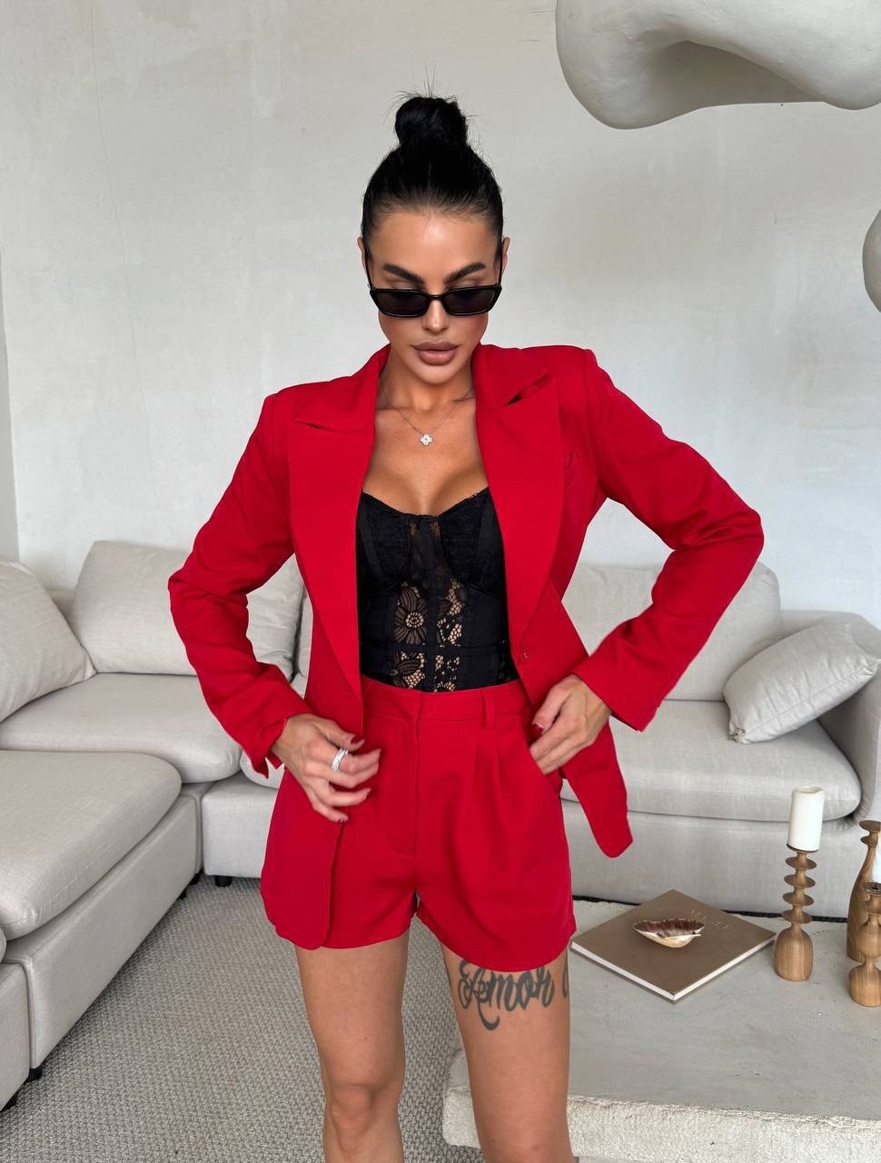 модные костюмы,женский костюм с шортами,женские костюмы,костюм шорты и пиджак,красный костюм женский