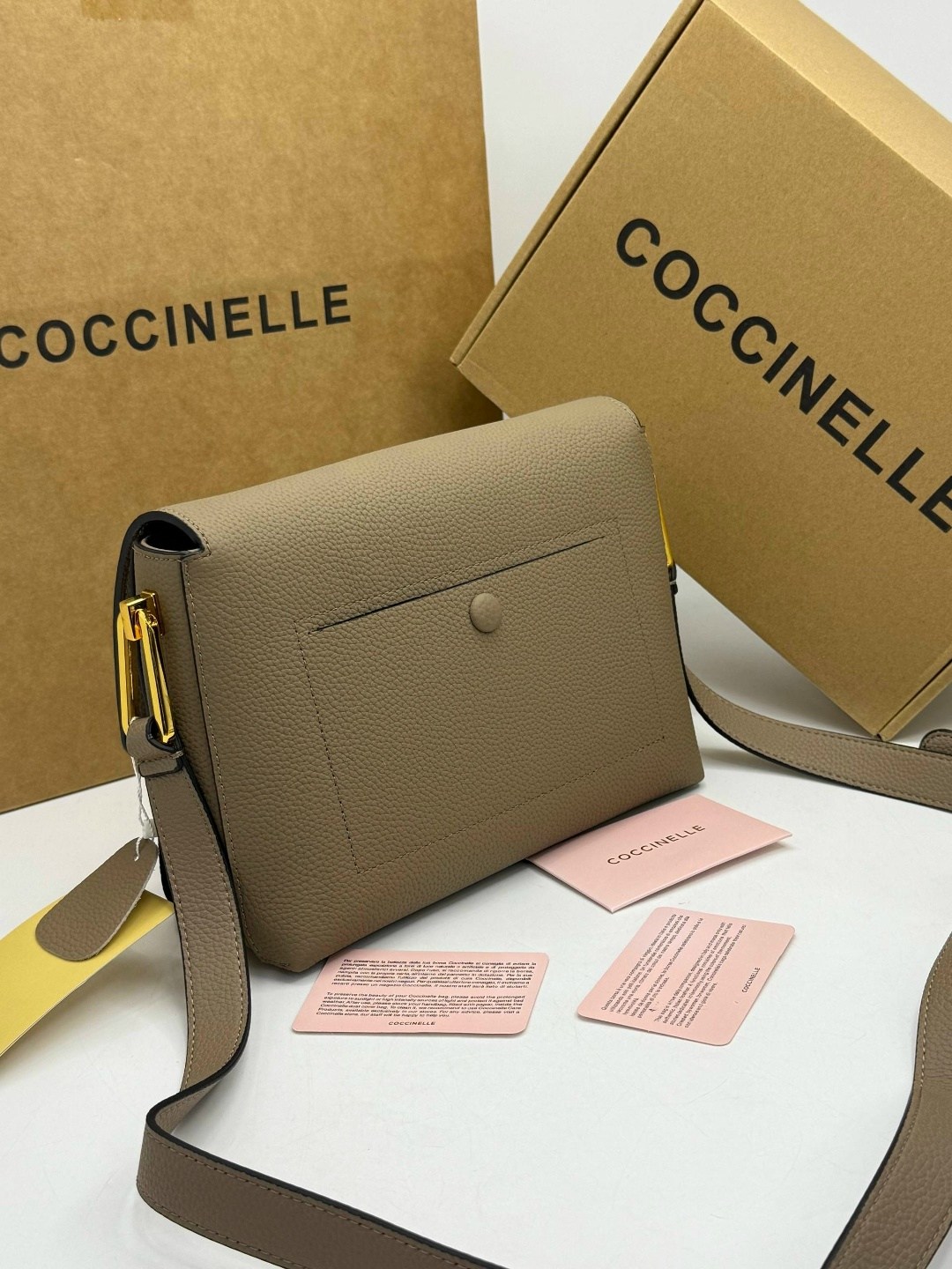 сумка coccinelle,женская сумка coccinelle,кожаная сумка coccinelle,сумка,сумки коричневый