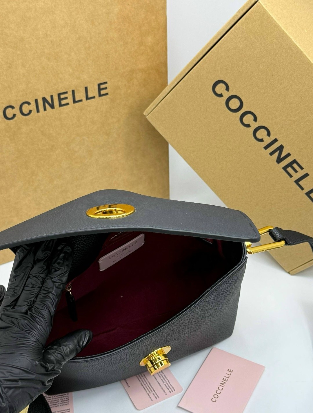 сумка coccinelle,женская сумка coccinelle,сумка через плечо coccinelle,coccinelle сумка на плечо,сумка