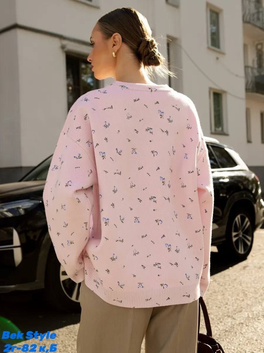 свитер с цветочной вышивкой,свитер с вышивкой,свитер,трикотажный свитер,джемпер с цветочками