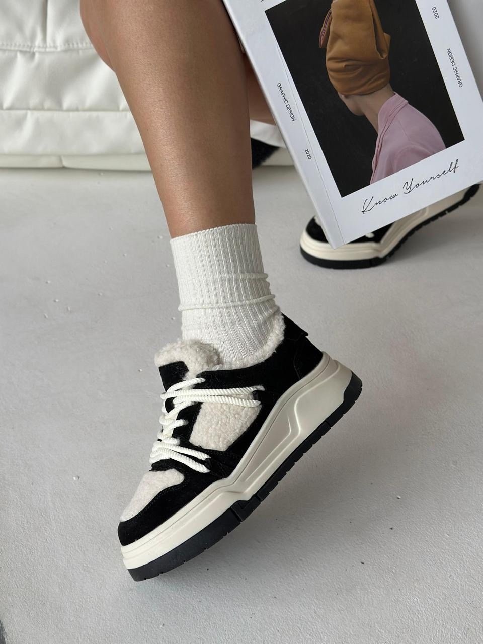 ,женские кроссовки,кроссовки черные,кроссовки стильные, женская