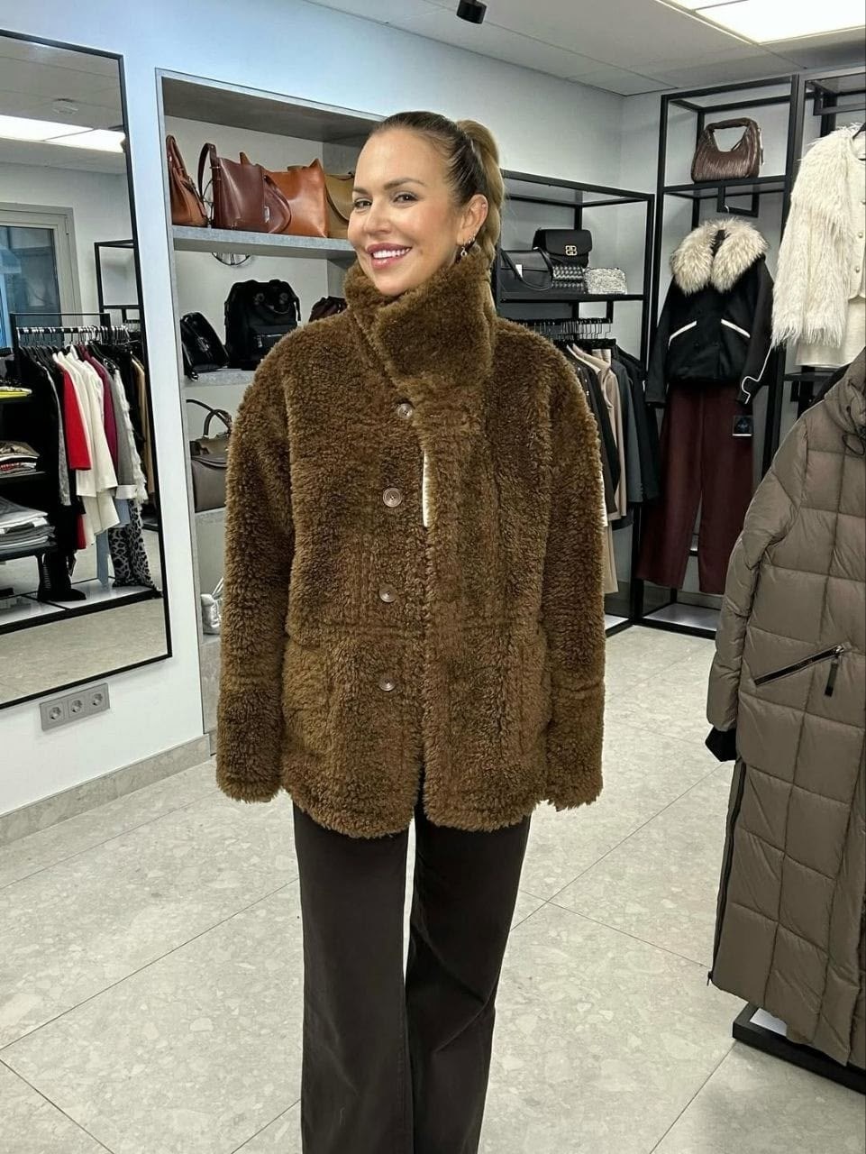 теплая куртка,куртка модная,меховая куртка,зимние куртки,замшевая куртка