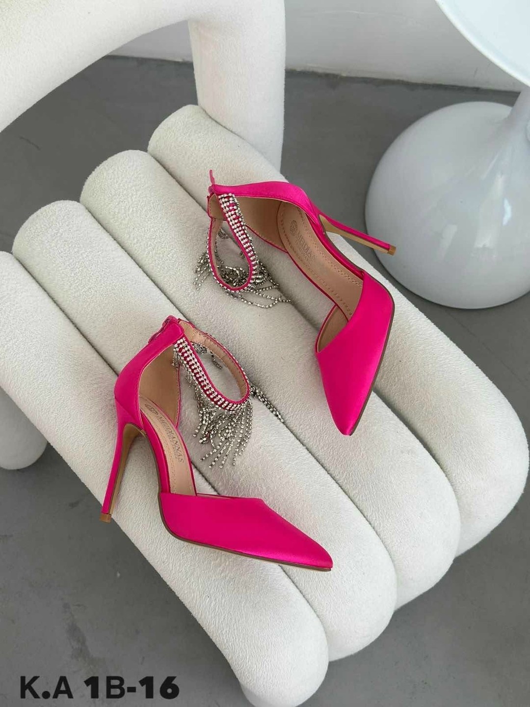 туфли модные,женская ,женская туфля,босоножки на каблуках,босоножки розовые