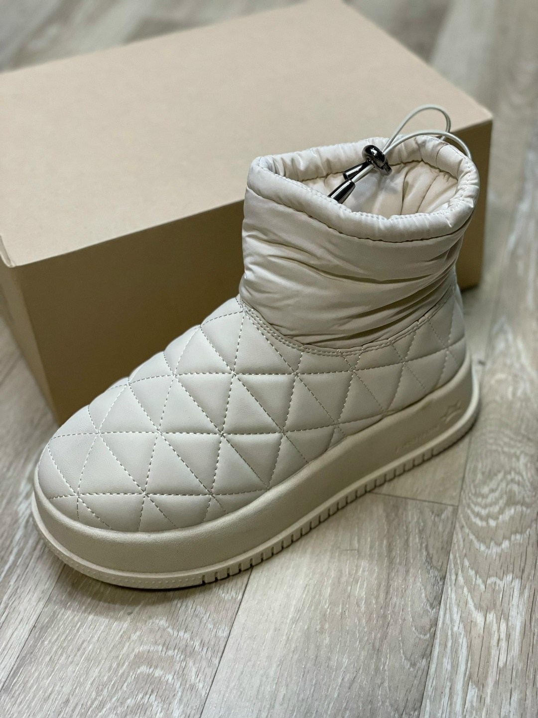 ,угги женские,угги дутики зимние короткие на высокой подошве,дутики женские,дутики угги женские