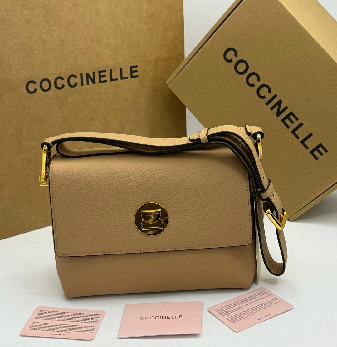 женская сумка coccinelle,сумки coccinelle,сумка через плечо coccinelle,кожаная сумка сэтчел liya coccinelle,coccinelle сумка на плечо