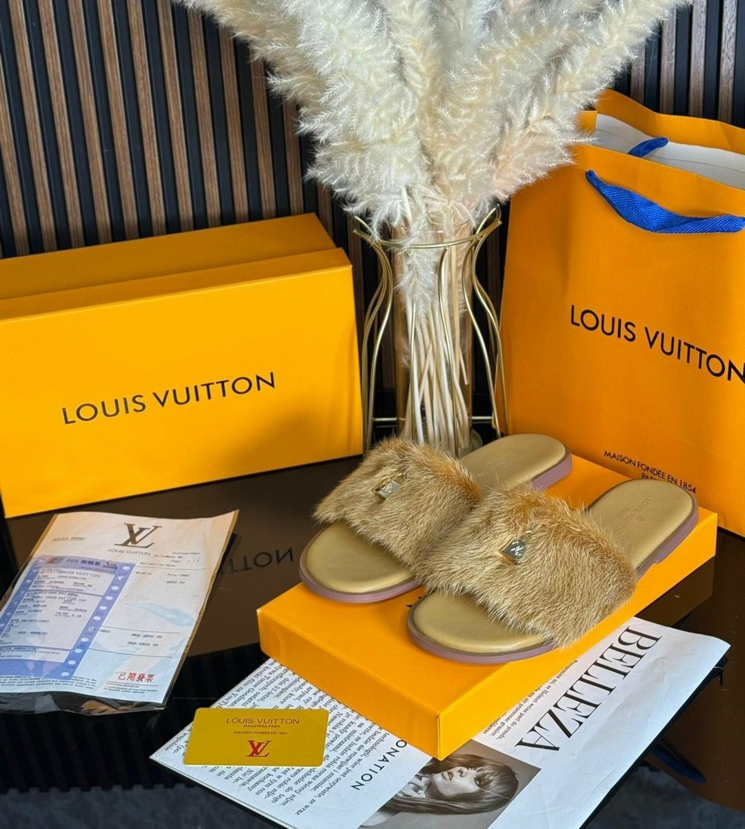 тапочки louis vuitton,шлепанцы louis vuitton,,меховые тапочки луи виттон,тапочки женские