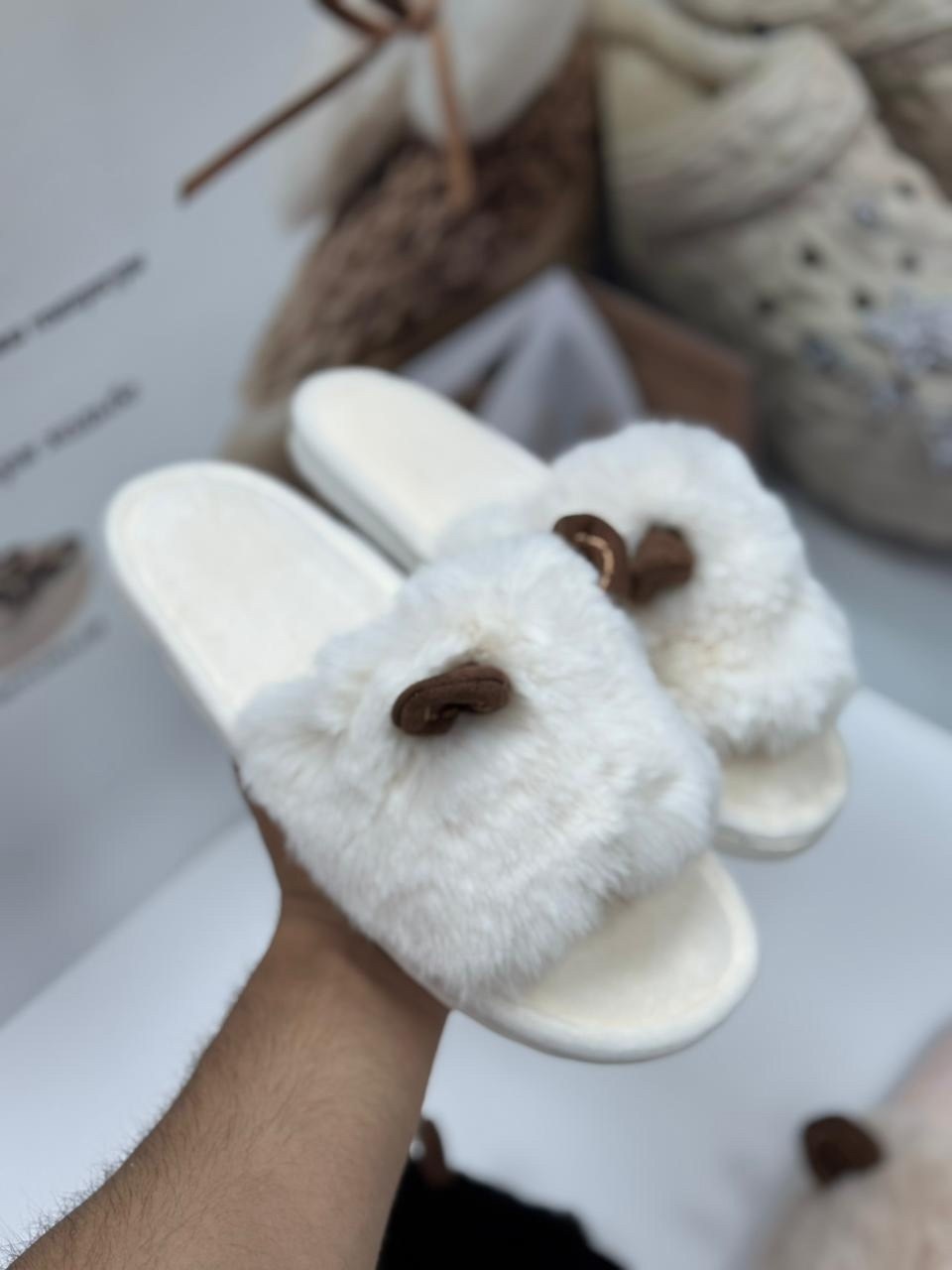 тапочки модные,тапочки домашние,пушистые тапочки,женские домашние тапочки,тапочки домашние меховые