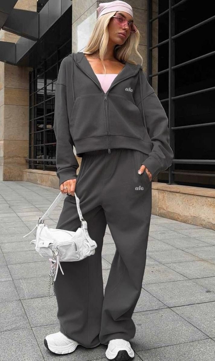 костюмы спортивные,костюм на флисе,костюмы комплекты,костюм со штанами,костюмы спортивные женские