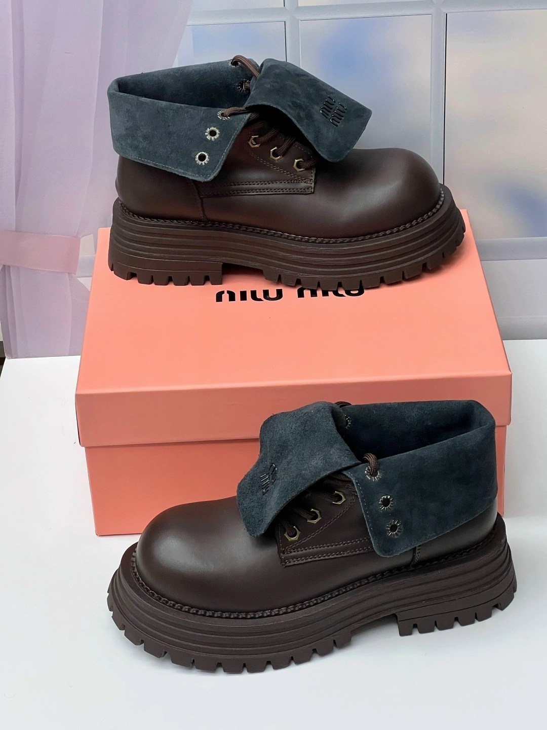 ,ботинки miu miu,ботинки для женщин,демисезонные ботинки,ботинка