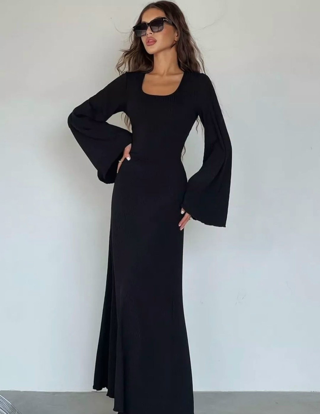 платье лапша длинная,платье с рукавами клеш,трикотажное платье,стильное платье,платье лапша с завязками