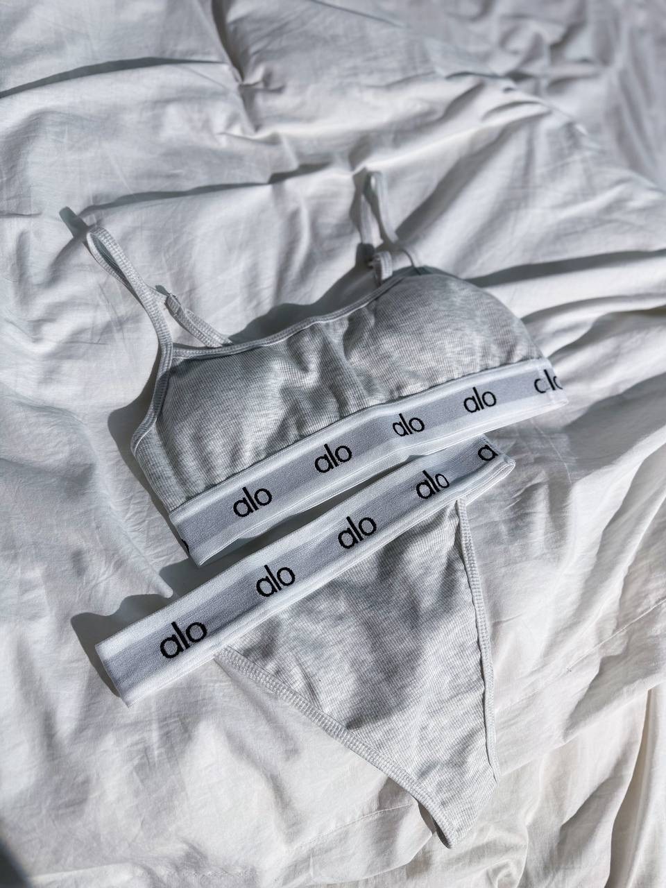 женский комплект нижнего белье,нижнее белье женский,женские комплекты белья,спортивное женское белье,комплект нижнего белья кельвин кляйн