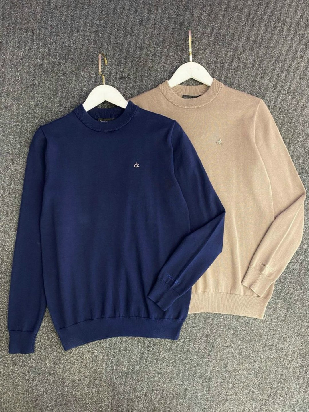 модные свитера,свитер,бежевый свитер,свитер с вышивкой,трикотажный свитер