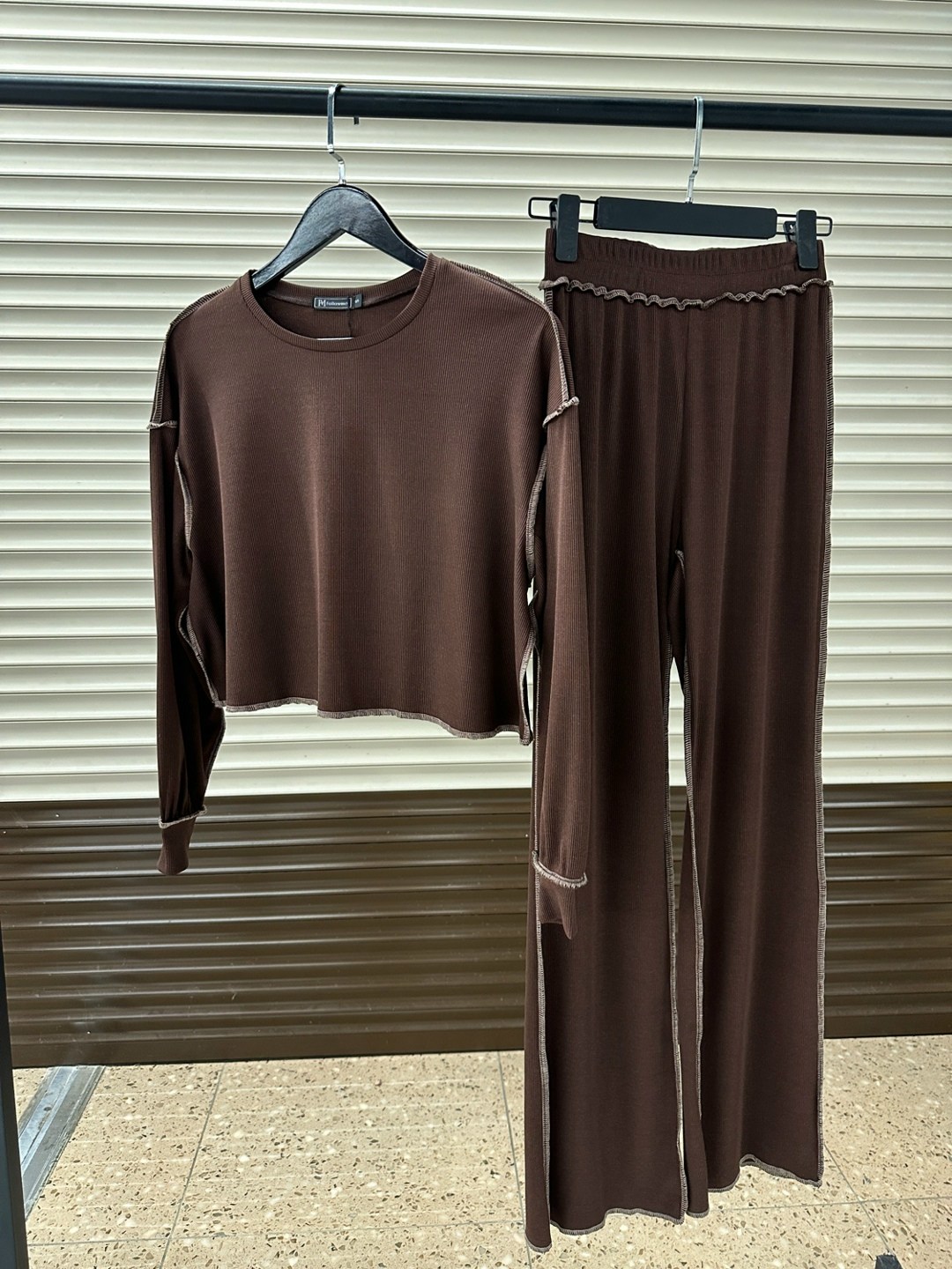 костюмы комплекты,стильные костюмы,женские костюмы,костюмчик,костюмы двойки